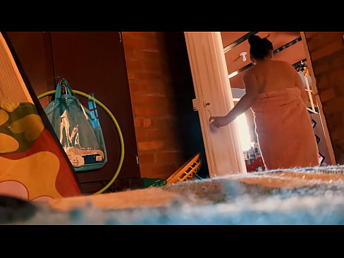 ❤️ Onkelen min følger meg inn i dusjen, han knuller meg mens jeg dusjer. ️❌ Sexvideo på porno no.pornmega.ru ☑